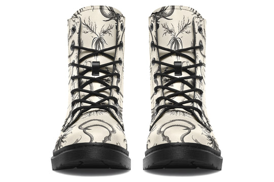 Vermis Boots