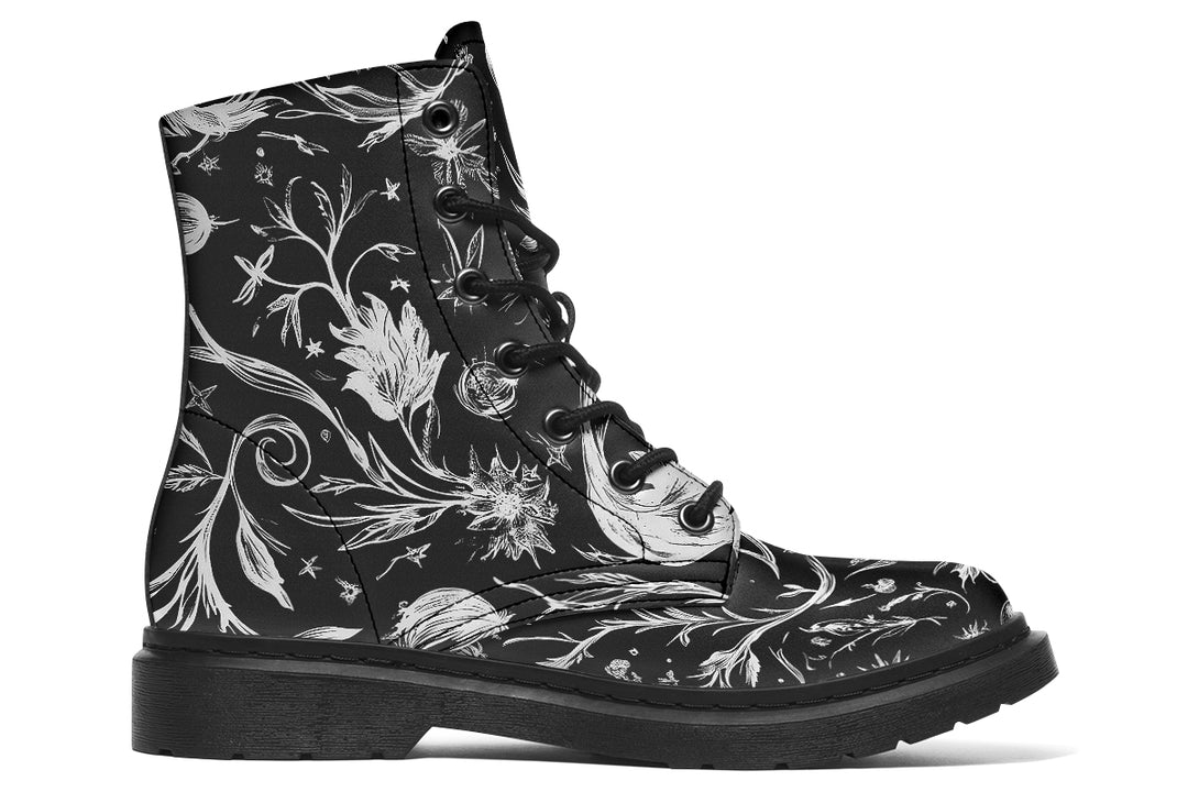 Black Lunaria Boots