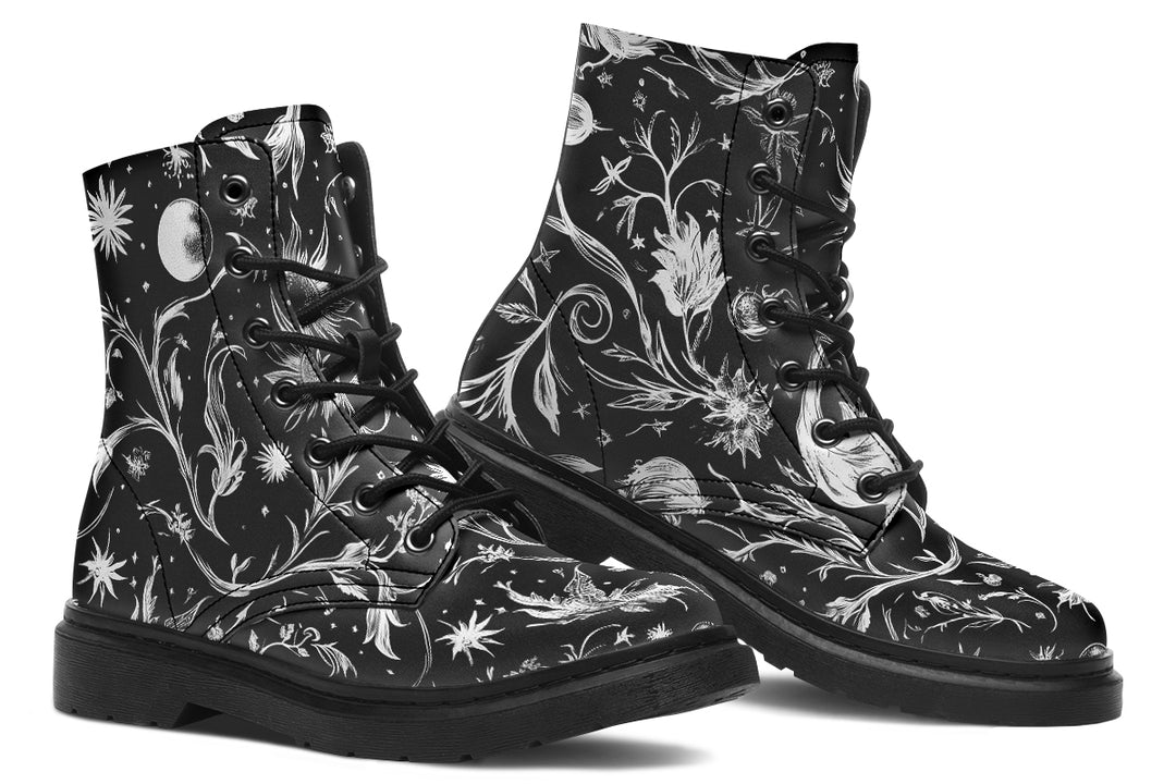 Black Lunaria Boots