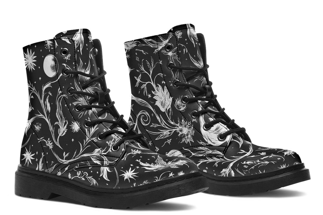 Black Lunaria Boots